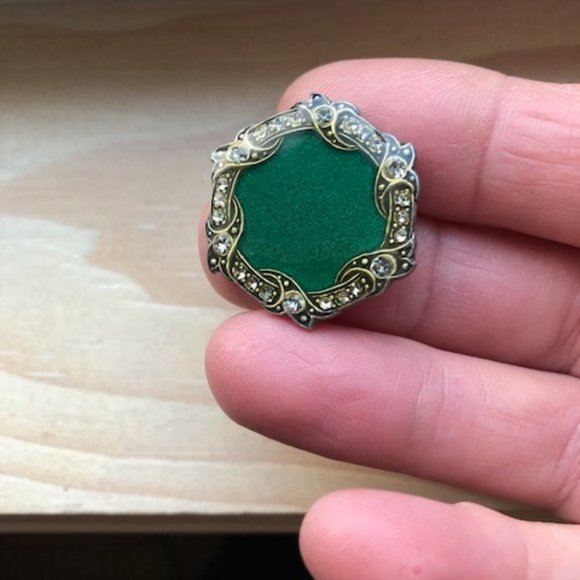 Brooch and matching earrings ( can sell seperate) - Picture 5 of 5